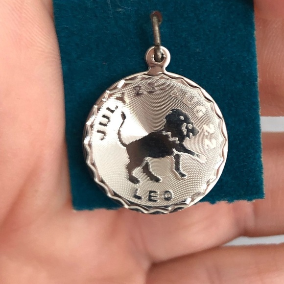 Vtg Nera Sterling Leo Charm - Picture 1 of 11